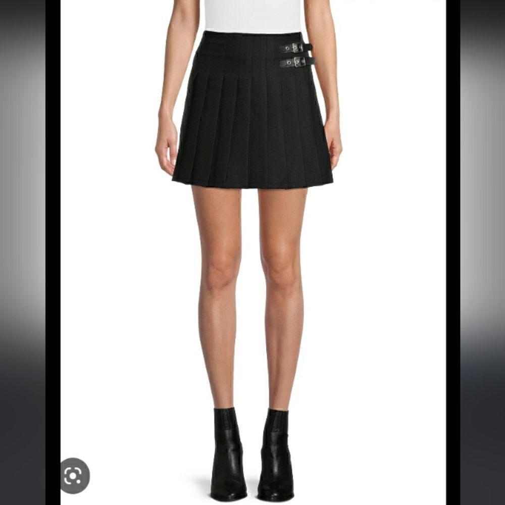 Take 50% OFF- No Boundaries Juniors Pleated Black Skirt, Size-S(3-5)